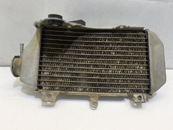 J&auml;&auml;hdytin Oikea  (HONDA CRF450R 2019)  19100-MKE-A00