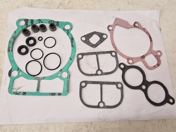 Yl&auml;p&auml;&auml;ntiivisteit&auml; (KTM EXC-F450 2007)