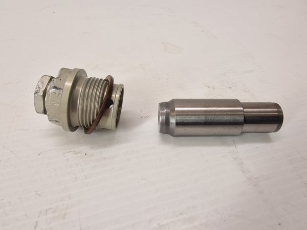 HOLDING BOLT M24X1,5 / CHAIN ADJUSTER (KTM SXF350 2011) 77036003000 77336008000