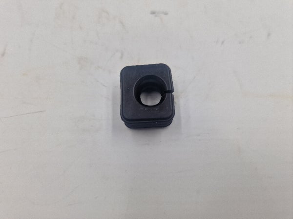 GROMMET, OIL SCAVENGING PIPE (Honda CRF450 2003) 15432-MEB-670